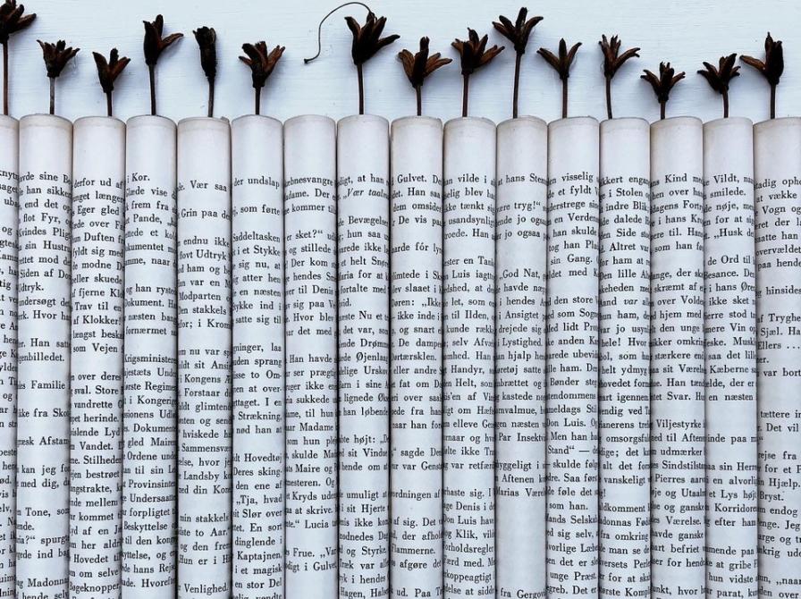 Udstilling af væver og billedkunstner Lene Abildgaard Knudsen, Lemvig på Skjern Bibliotek